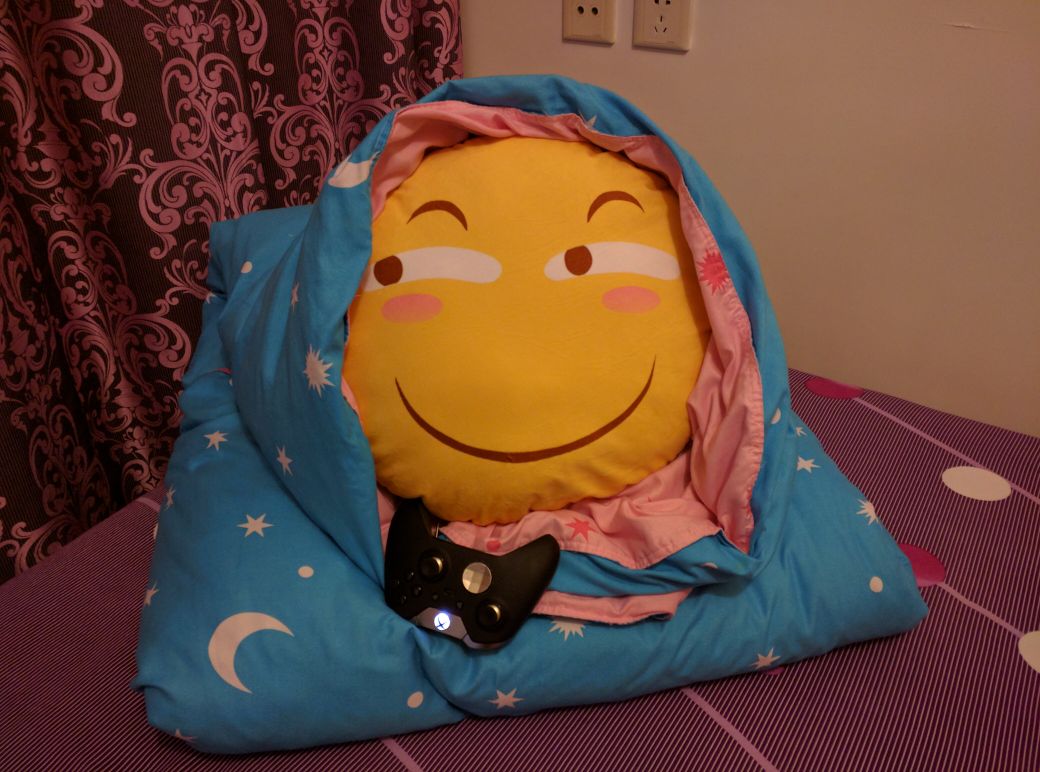 [吐槽] 京东 ps4 slim 2手柄 2299元! 顺便请问血