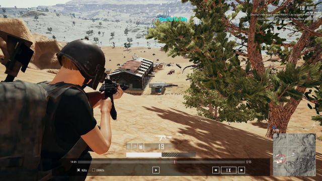 昨天单排吃鸡 回头看录像竟然发现一个挂壁