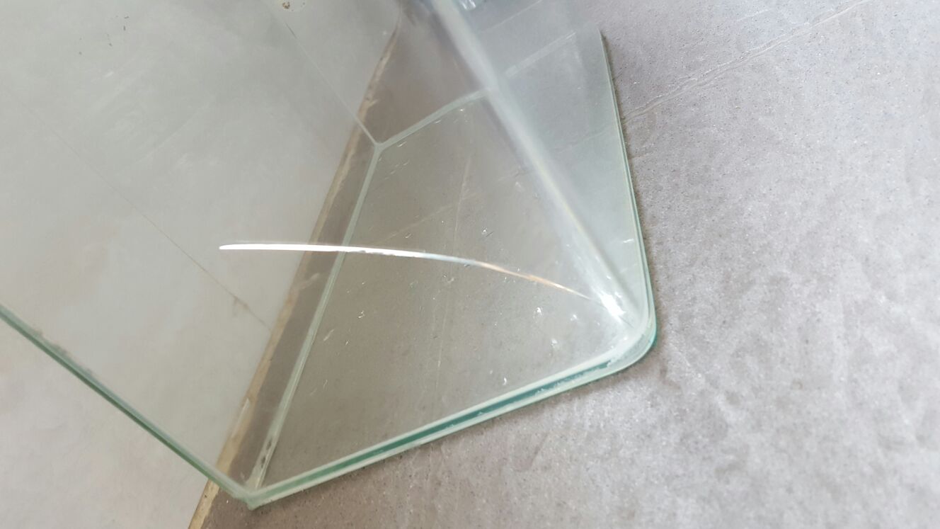 鱼缸莫名其妙的开裂了,求推荐一个马云店