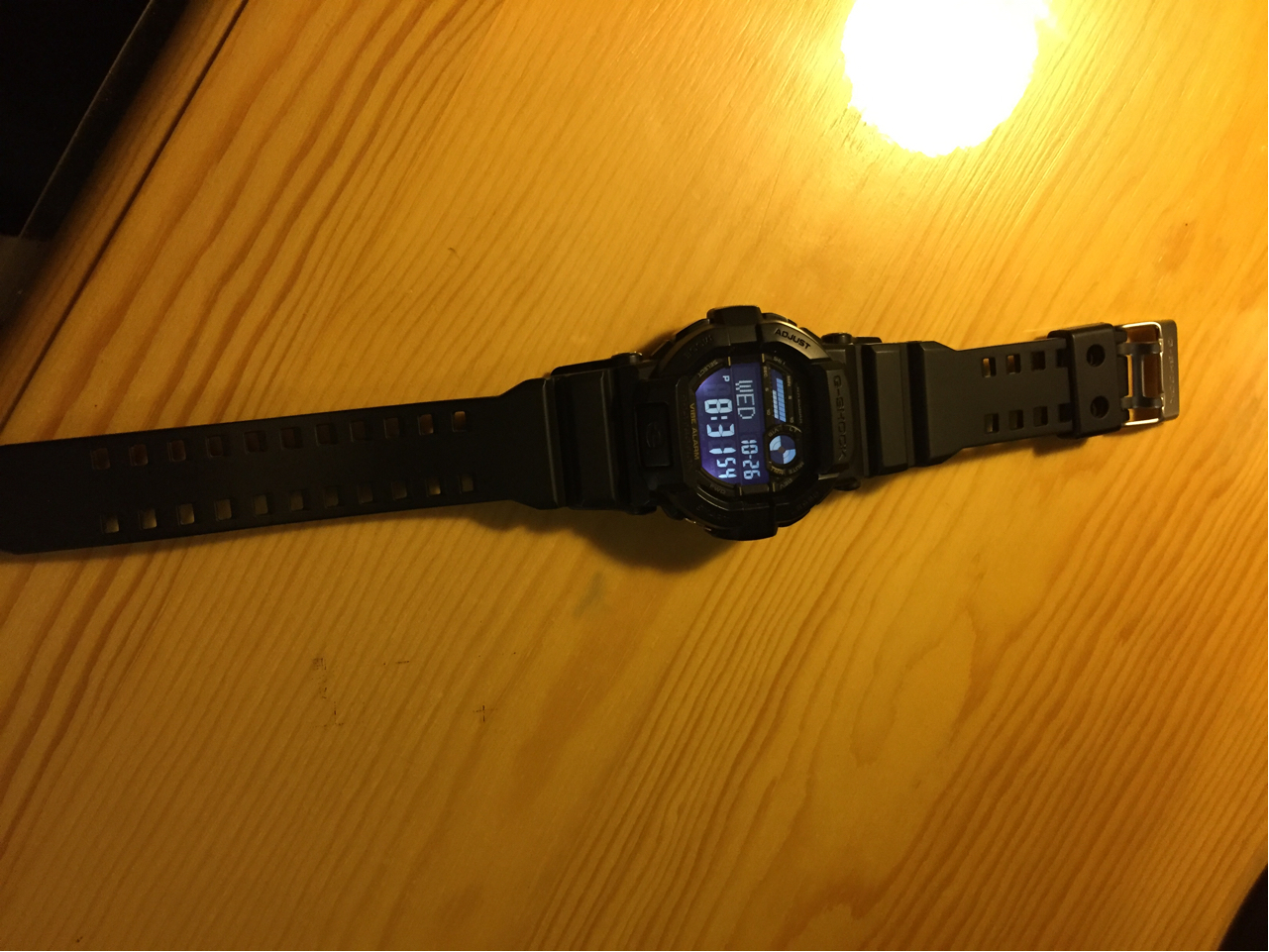 出一个卡西欧g-shock gd-350 反显振动电子表
