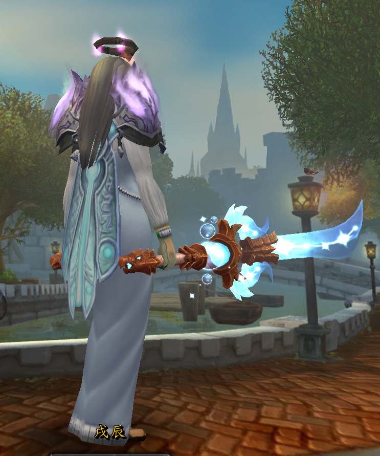 白色的布甲 凑合着穿吧