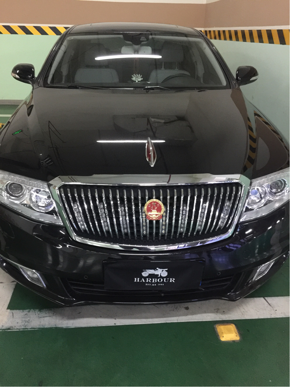 没国徽 不硬气