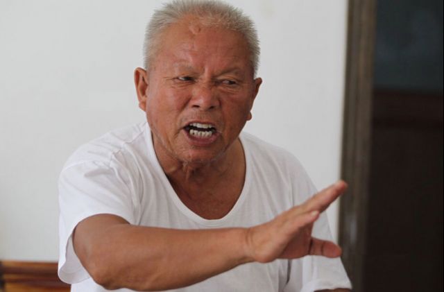 这张图对吧[s:a2:doge] 港真这大爷不是什么好人[s:ac:无语]