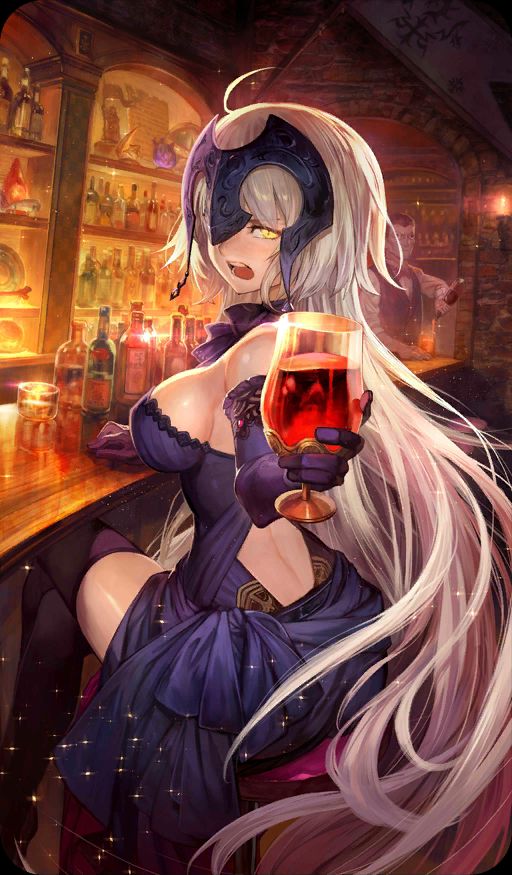 不知道你们注意到没有 礼装名字叫圣夜的晚餐,然而图中的黑贞是在酒吧