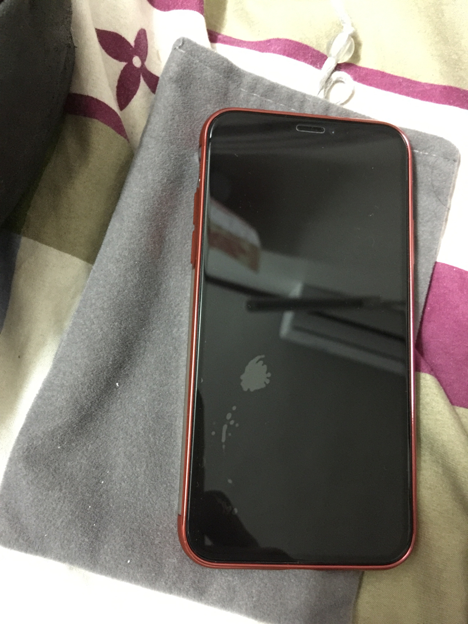 [天桥贴膜强者进]关于钢化膜起气泡的相关疑问!