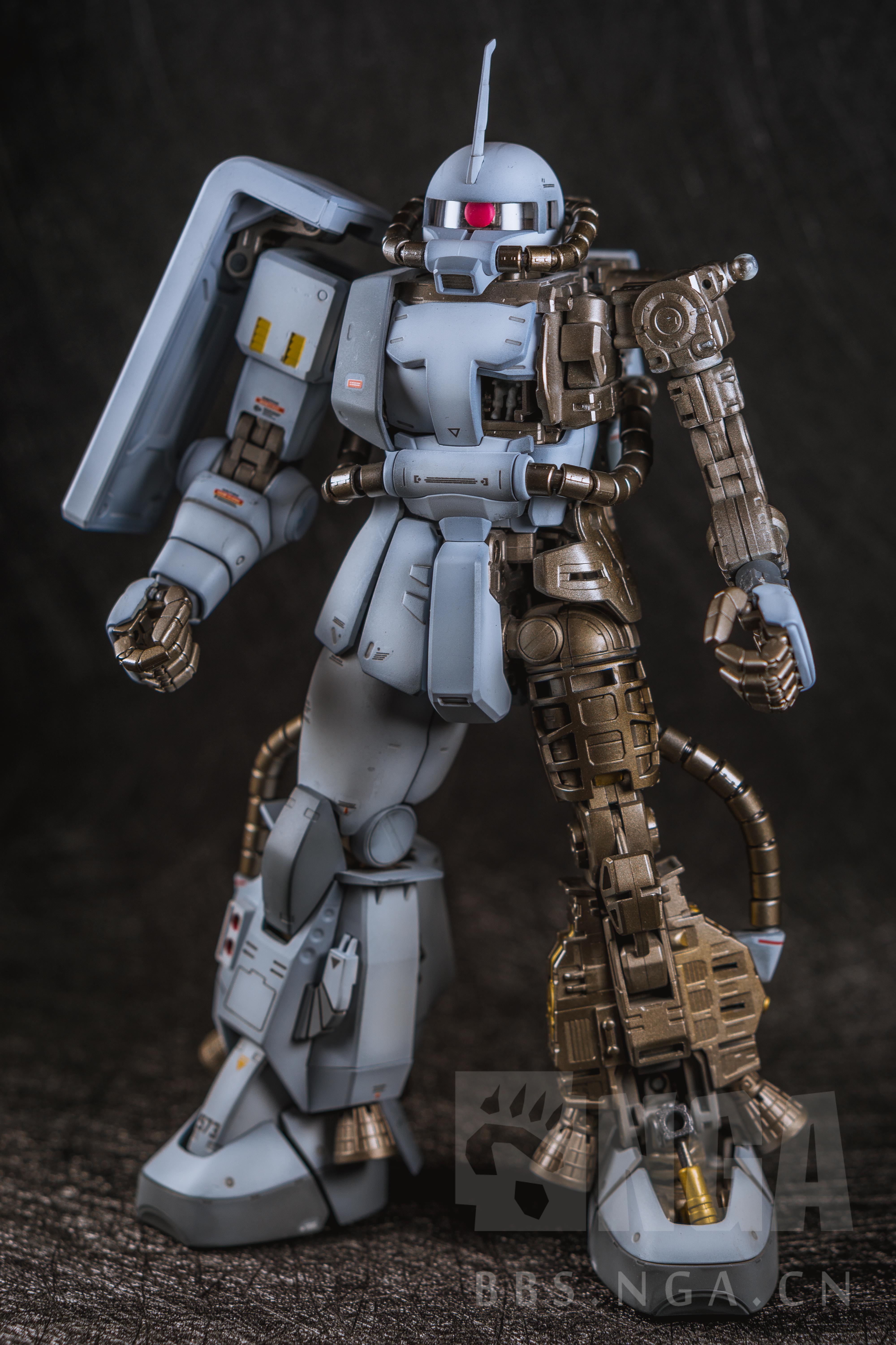 喷了一个白狼扎古,喷涂真的费劲.多图