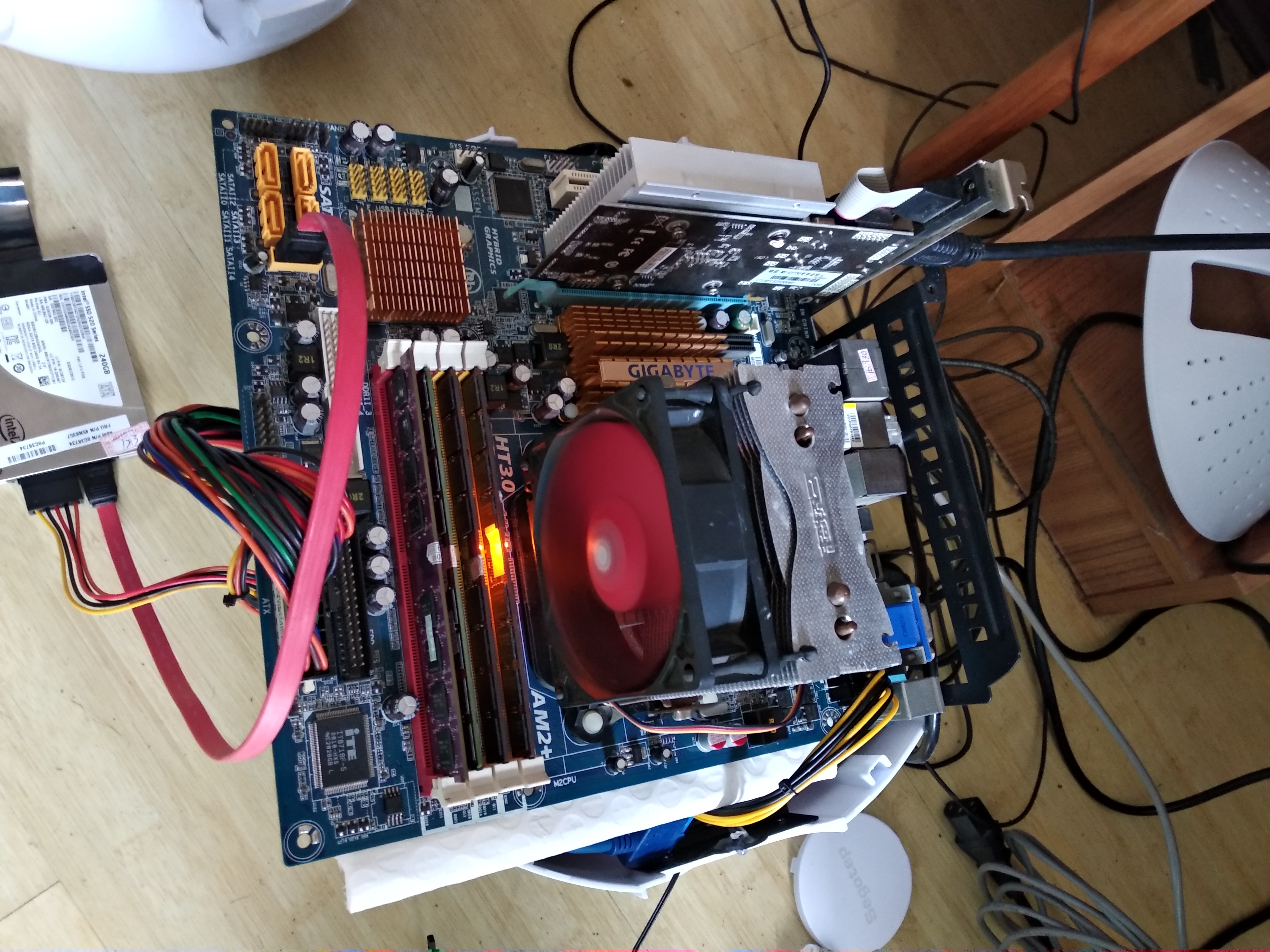 [电脑硬件]出售老爷机套装 x6 1045t 780g ddr2 6g gts250 和一些杂物