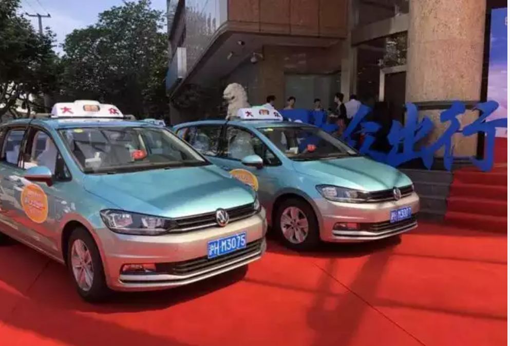 上海大众出租首批200辆7人座新途安l出租车昨天上线