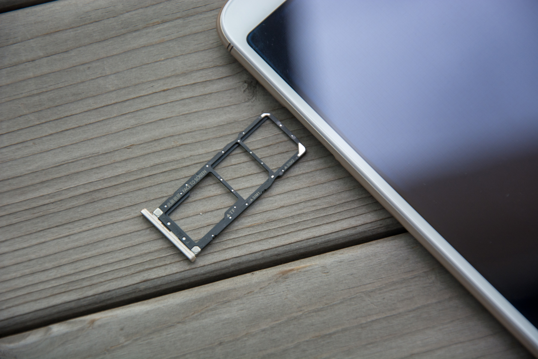 [手机] 求推荐三卡槽安卓手机,就是双卡 sd卡的