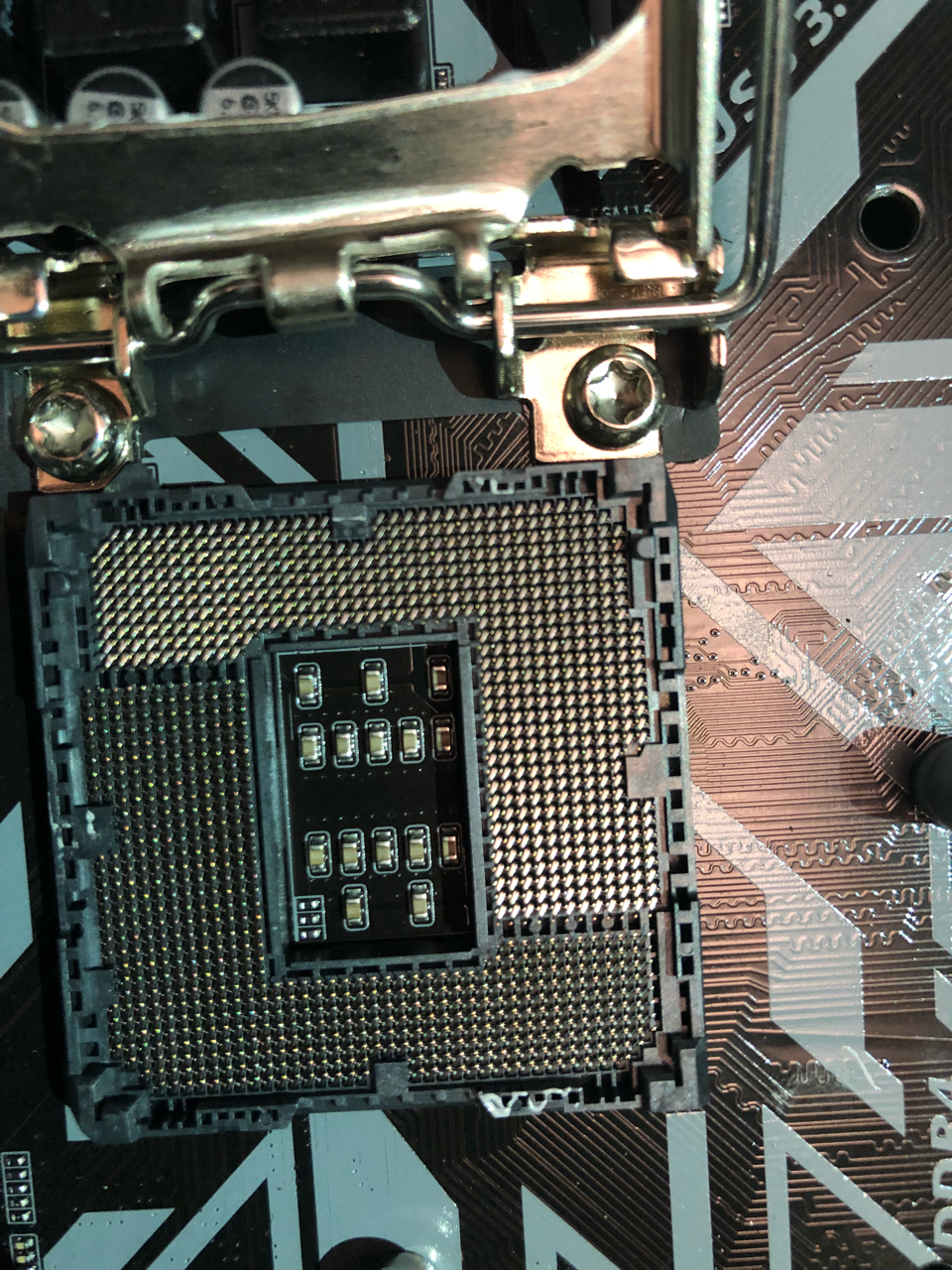 大神们来看看这个针脚歪了吗